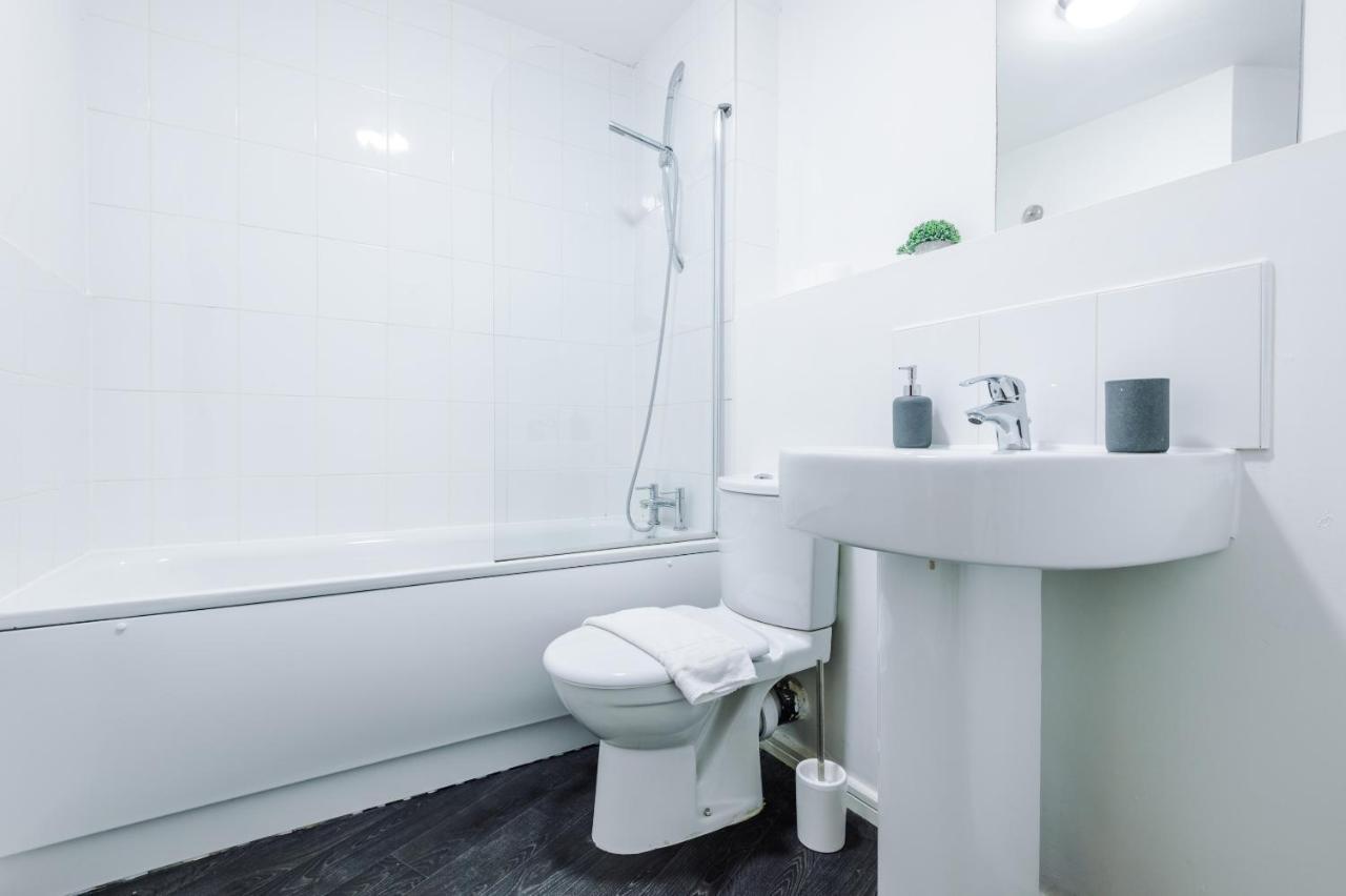 2 Bed Apartment With Balcony Private Parking Near Etihad Stadium, Coop Live Manchester Exterior foto